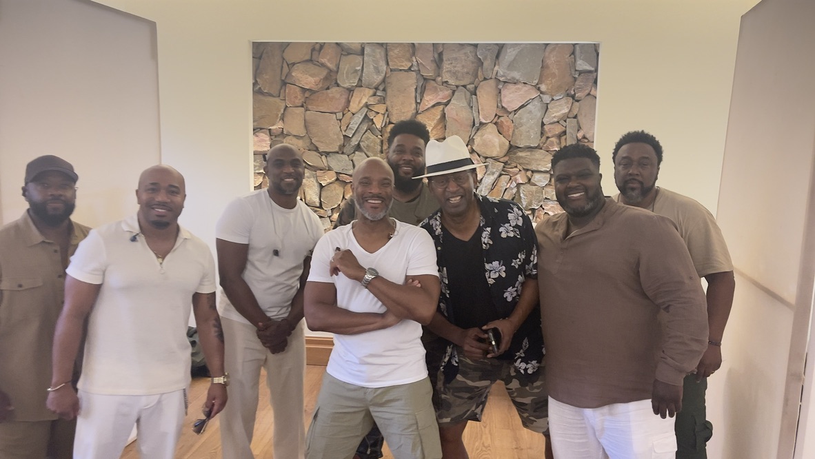 Toni Lorenzo with ensemble